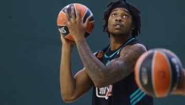 Χολμς: «Ανυπομονώ να δω τον κόσμο του Παναθηναϊκού και να τους ακούσω μετά το πρώτο κάρφωμ