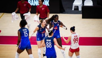 Στους “8” η Γαλλία  (hls)