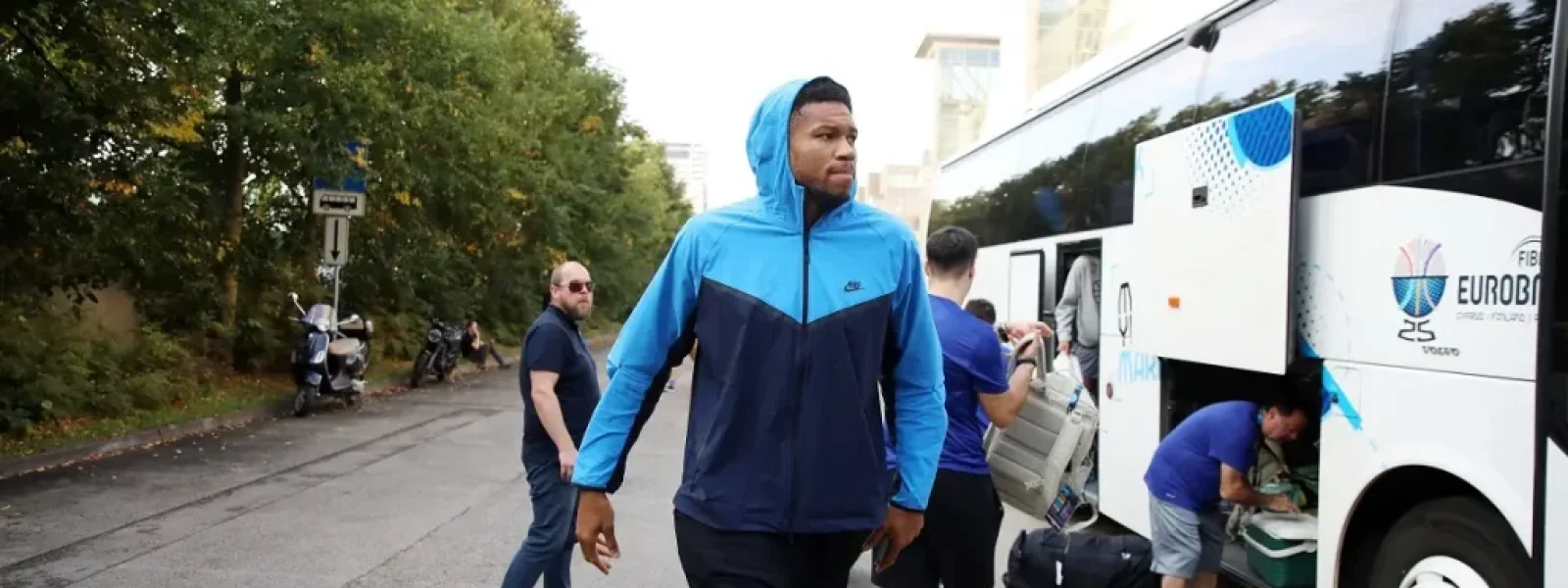 antetokounbo-basket Μην την πατήσει και η Ελλάδα όπως η Γαλλία και η Σερβία