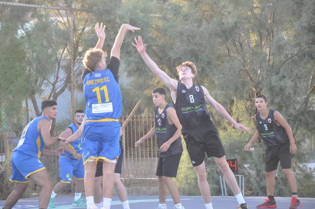 aris-ermoupoli-efivoi