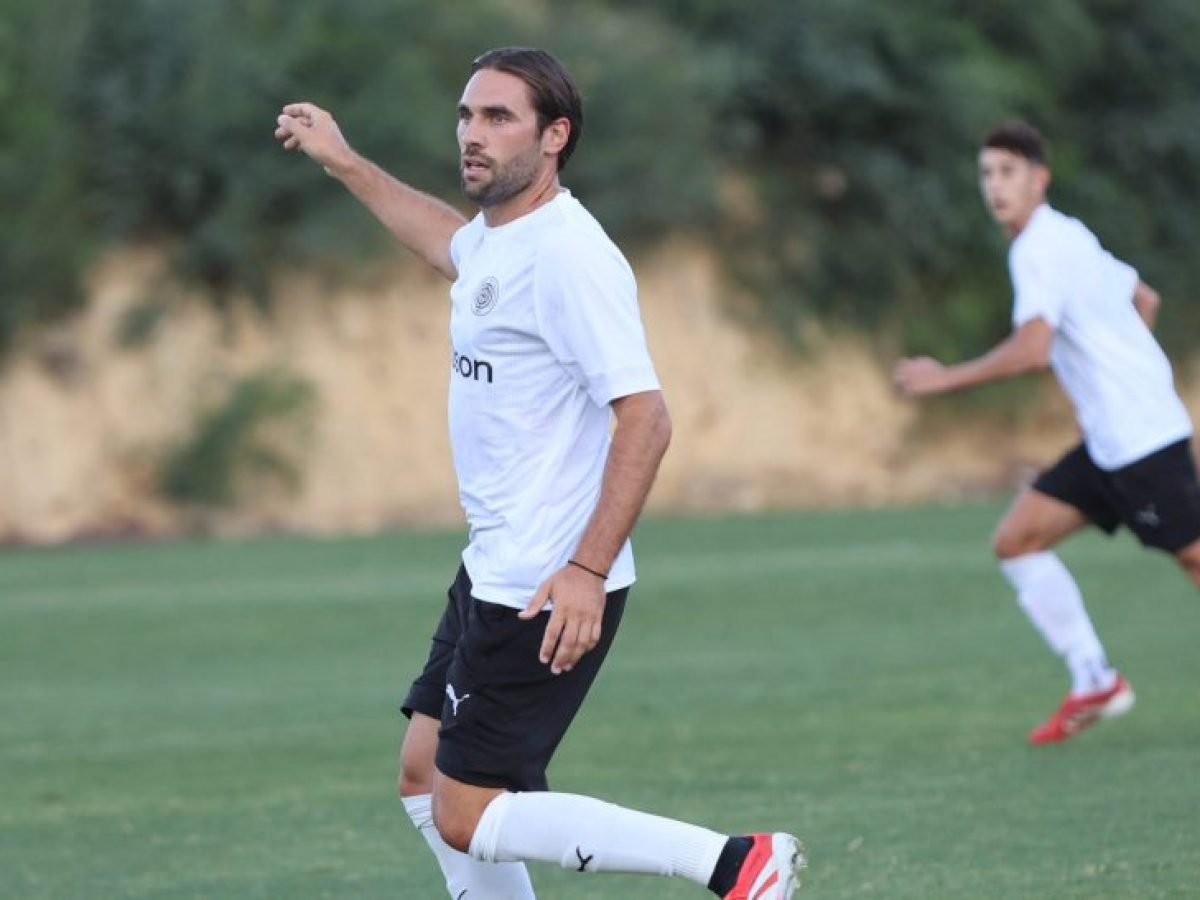 10 μήνες μετά, ο Μπαΐνοβιτς μπήκε στο γήπεδο και μετράει αντίστροφα!