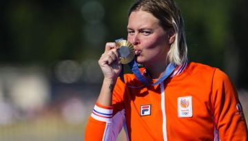 Βαν Ρούβενταλ: Η κορυφαία του open water κρεμάει το σκουφάκι της