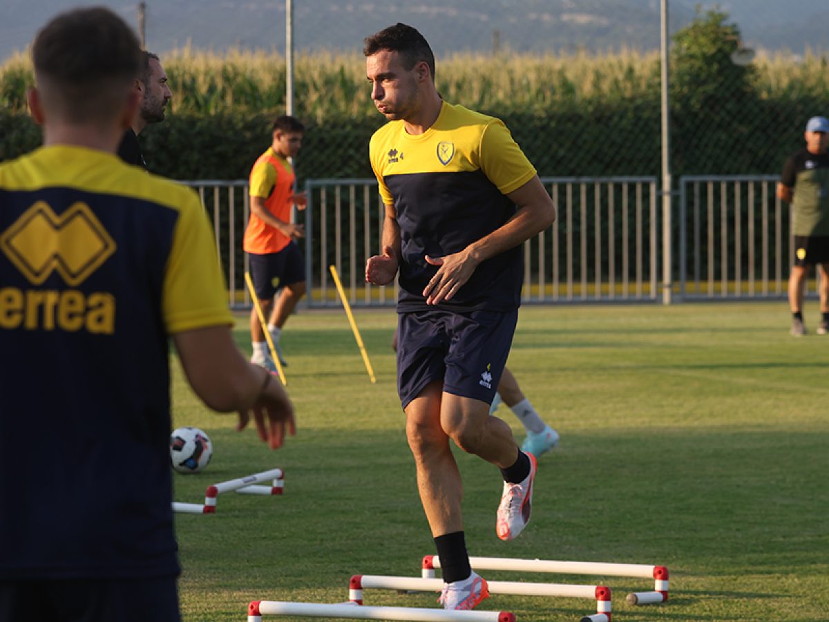 Ουνάι Γκαρσία, το «τείχος» του Παναιτωλικού που πρώτος «πίστεψε» ο Μεντιλίμπαρ και στο «αν