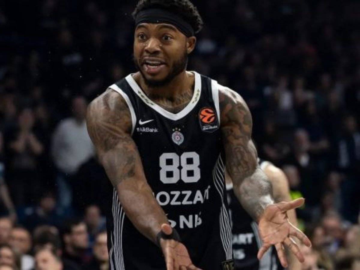 «Έδωσε τελεσίγραφο στην Παρτιζάν ο Τζόουνς» – Πού θέλει να συνεχίσει την καριέρα του