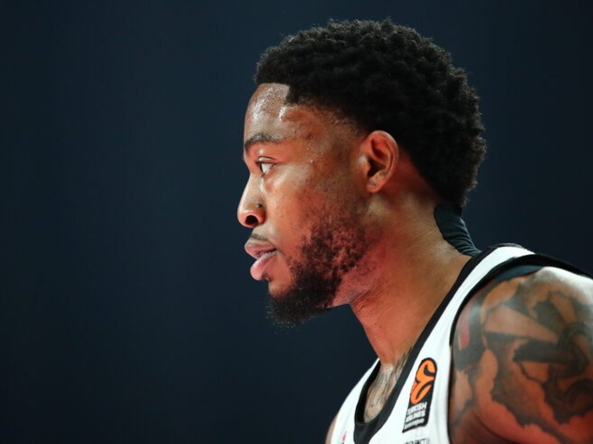 Η ώρα άφιξης του Ταϊρίκ Τζόουνς στην Αθήνα