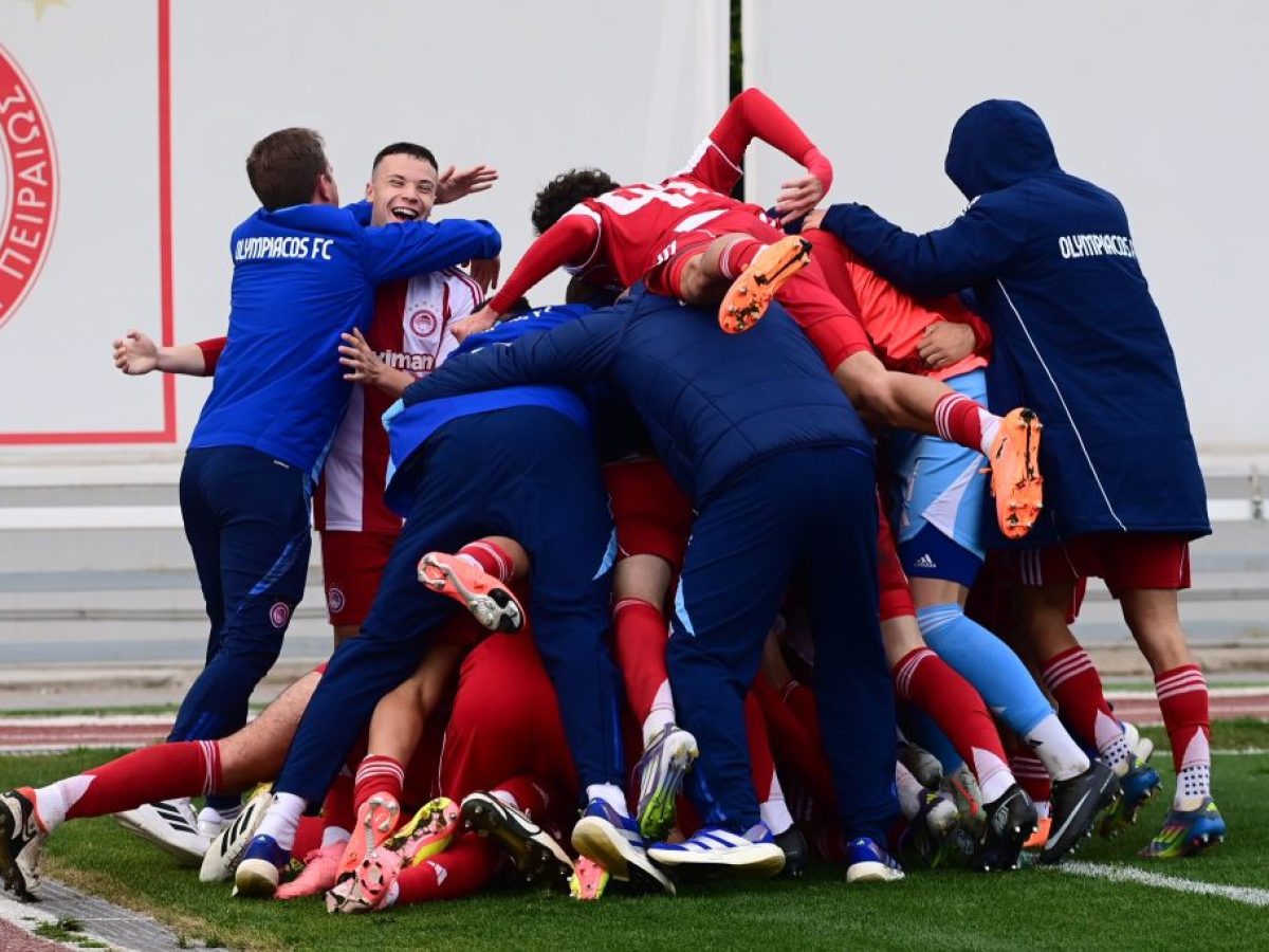 Θρυλική ανατροπή και είσοδος στα playoffs