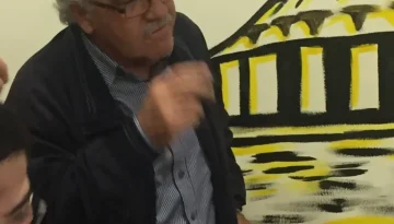 Έφυγε η σημαία της ΑΕΚ στην Κύπρο