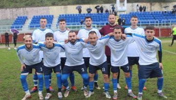 Αμφίλοχος: Μεταγραφική ενίσχυση με τέσσερις προσθήκες