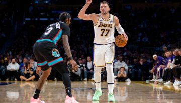 Με σόου Ντόντσιτς και Τζέιμς, οι Λέικερς λύγισαν το Μέμφις