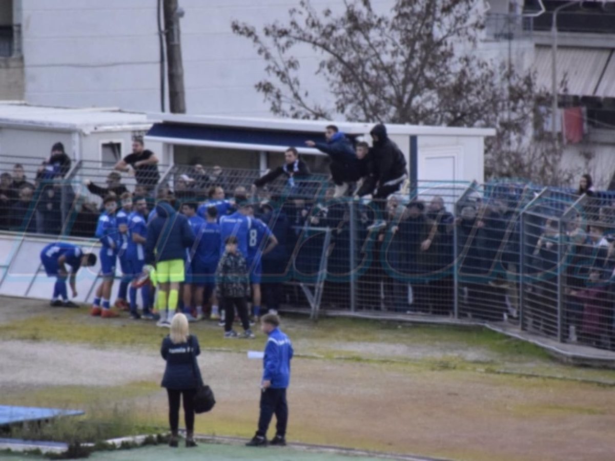 Στήριξη παρά τη βαριά ήττα!