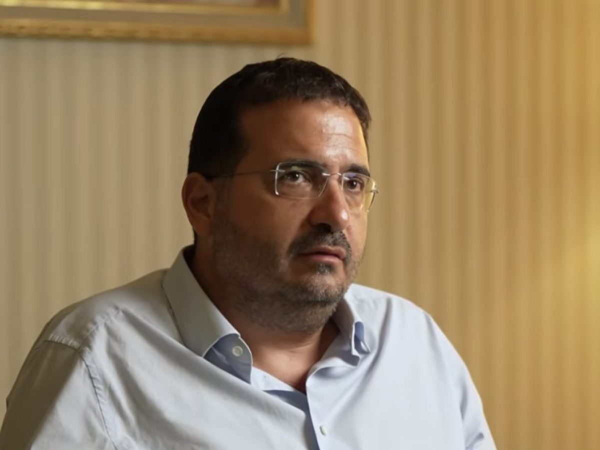 «Δεν πάει πουθενά» – Ξεκάθαρος ο ιδιοκτήτης της Χάποελ για τα μεταγραφικά σενάρια