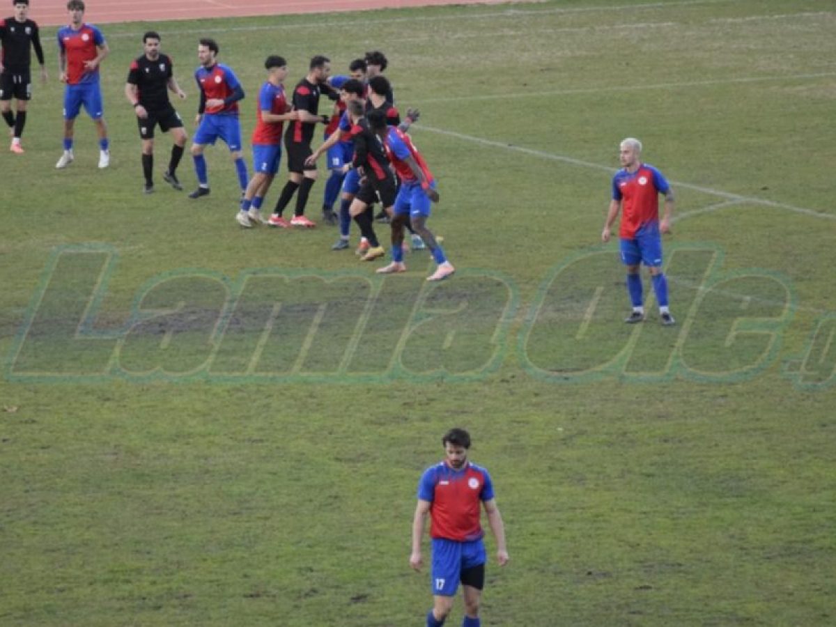 Πως είναι δυνατόν να μην είδε πέναλτι; (vid)