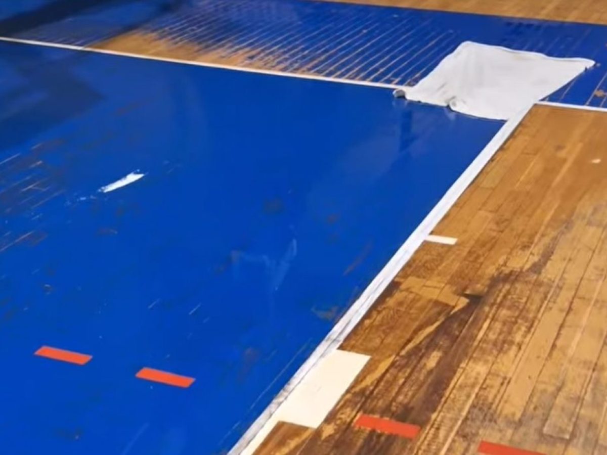 Σε “ντους” οροφής μετατράπηκε μέρος της στέγης του κλειστού γυμναστηρίου στο Αργοστόλι [ει