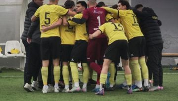 &Tau;&rho;ί&pi;&omicron;&nu;&tau;&omicron; &alpha;&pi;ό &chi;&rho;&upsilon;&sigma;ά&phi;&iota; &omicron; &Eta;&lambda;&upsilon;&sigma;&iota;&alpha;&kappa;ό&sigmaf;, 2-1 &tau;&eta; &Mu;ύ&kappa;&omicron;&nu;&omicron;