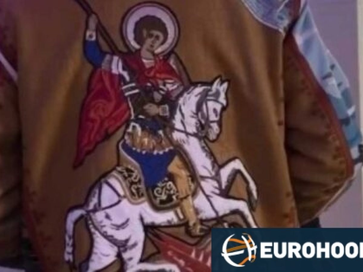 Ο Γιόκιτς έπαθε πλάκα με το μπουφάν “Άγιος Γεώργιος” του Τάουνς!