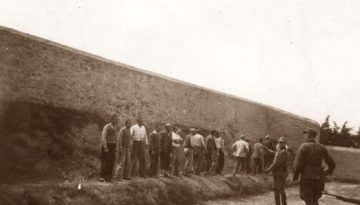 Βγήκαν από το eBay οι φωτογραφίες από την εκτέλεση της Καισαριανής (vid)