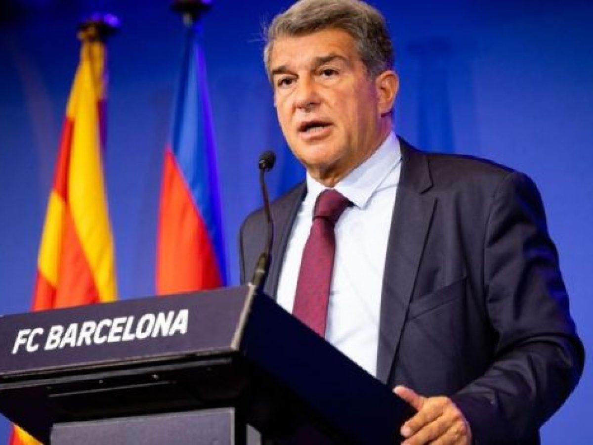 Ο Λαπόρτα έπιασε σφουγγαρίστρα και βοήθησε στην πλημμύρα του Καμπ Νου (vids)