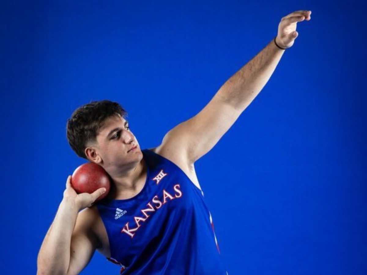 Την πρώτη του πανεπιστημιακή νίκη στη σφαιροβολία πέτυχε ο Δημήτρης Αντωνάτος σε αγώνες στ