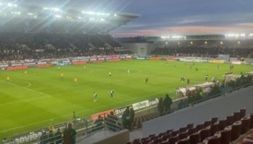 Χειροπέδες σε φίλαθλο που άναψε πυρσούς στο ΑΕΛ – Παναιτωλικός