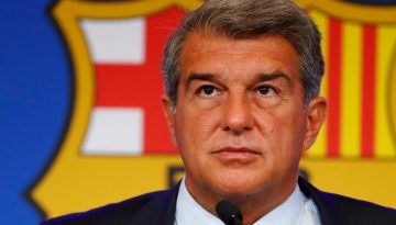 Ο Λαπόρτα έπιασε τις σφουγγαρίστρες στο Καμπ Νου και μαγείρεψε μακαρονάδα (video)