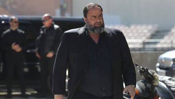 Στο Ρέντη ο Μαρινάκης για να τα «ψάλλει» σε Μεντιλίμπαρ και παίκτες