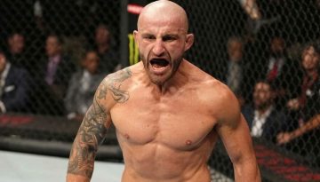 Daniel Cormier αποθεώνει τον Alexander Volkanovski ως τον κορυφαίο featherweight όλων των