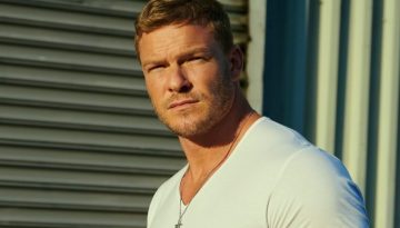 Ξυλοκόπησε γείτονα μπροστά στα παιδιά του ο Άλαν Ρίτσον (VIDEO)