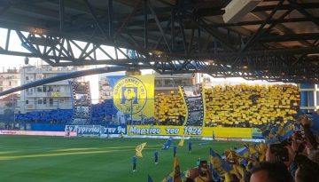 Το απίθανο κορεό των οπαδών του Παναιτωλικού