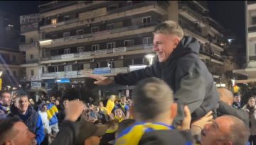 Σήκωσαν στα χέρια Σατσιά – Κουτσερένκο, πήρε καπνογόνο ο Ουκρανός (video)