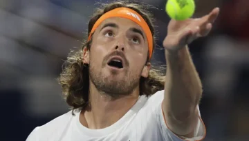 Έπεσε στο Νο.43 ο Τσιτσιπάς