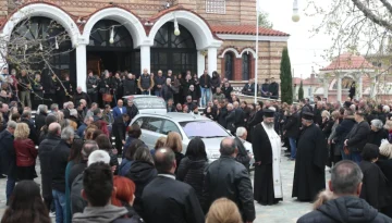 Σε κλίμα οδύνης το “τελευταίο αντίο” στον Στέφανο Μπορμπόκη