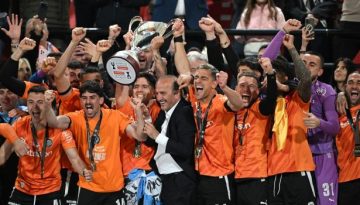 &Omicron; &Omicron;&Phi;&Eta;&hellip; &epsilon;&upsilon;&epsilon;&rho;&gamma;&epsilon;&tau;&epsilon;ί &tau;&omicron; &epsilon;&lambda;&lambda;&eta;&nu;&iota;&kappa;ό &pi;&omicron;&delta;ό&sigma;&phi;&alpha;&iota;&rho;&omicron;: &Tau;&omicron; 5/5 &kappa;&alpha;&iota; &tau;&alpha; &delta;&epsilon;&delta;&omicron;&mu;έ&nu;&alpha; &gamma;&iota;&alpha; &tau;&eta;&nu; &epsilon;&pi;ό&mu;&epsilon;&nu;&eta; &sigma;&epsilon;&zeta;ό&nu;