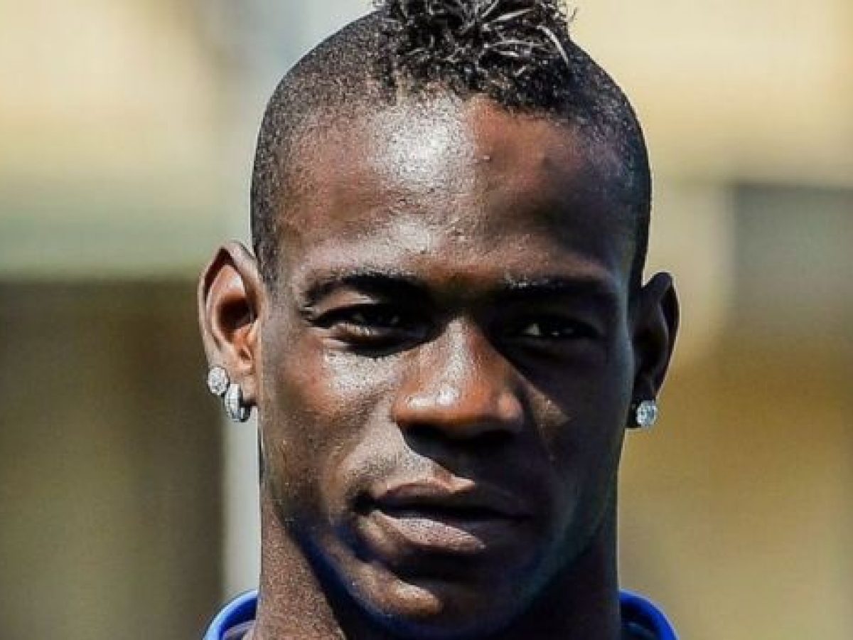 Μυθικός Μπαλοτέλι: “Αν έπαιζα πιο σοβαρά θα ξεπερνούσα Μέσι και Κριστιάνο”