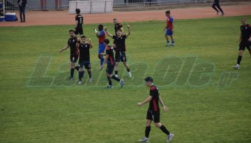 Τέλος με το κεφάλι ψηλά!