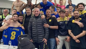 &Eta; &Chi;&alpha;&lambda;&kappa;&eta;&delta;ό&nu;&alpha; 2-1 &mu;&epsilon; &alpha;&nu;&alpha;&tau;&rho;&omicron;&pi;ή &tau;&omicron;&nu; Ή&phi;&alpha;&iota;&sigma;&tau;&omicron;