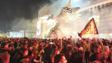 Ζήτω η ΑΕΚ! Το θαύμα των προσφύγων