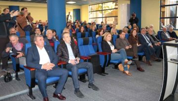 Παρουσιάστηκε στο γήπεδο του Παναιτωλικού το επετειακό γραμματόσημο για τα 100 χρόνια της