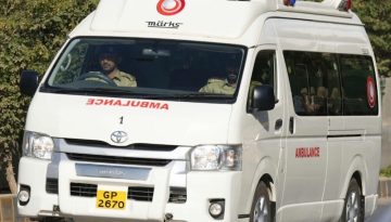 17 νεκροί και 10 τραυματίες σε τροχαίο με λεωφορείο στο Πακιστάν
