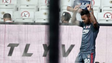 &Omicron; &Pi;&alpha;&nu;&sigma;&epsilon;&rho;&rho;&alpha;ϊ&kappa;ό&sigmaf; &alpha;&nu;&alpha;&kappa;&omicron;ί&nu;&omega;&sigma;&epsilon; &tau;&eta;&nu; &pi;&alpha;&rho;&alpha;&mu;&omicron;&nu;ή &tau;&omicron;&upsilon; &Tau;&epsilon;ϊ&sigma;έ&iota;&rho;&alpha;