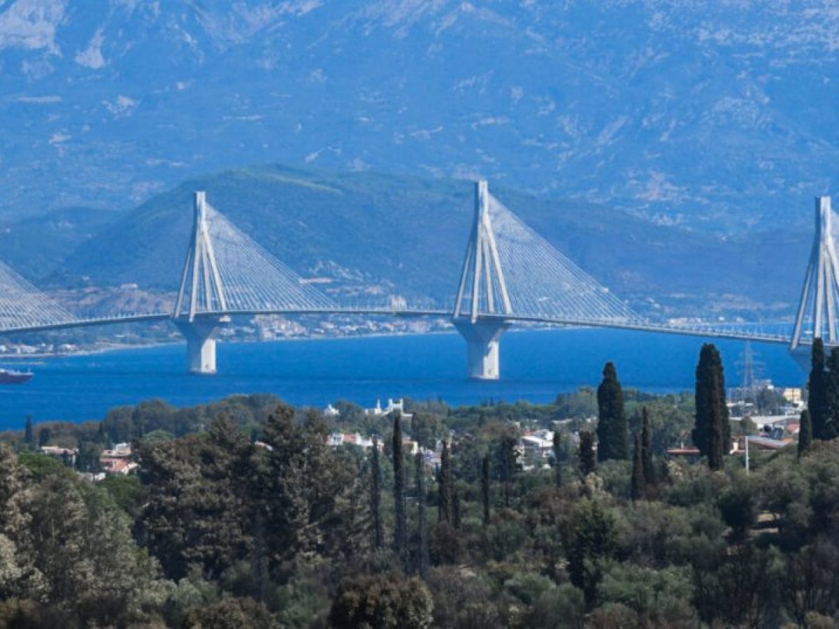 Πτώση 22χρονης τουρίστριας σε πλοίο προς Αντίρριο – AllAboutARIS.gr