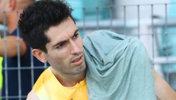 &Tau;&epsilon;&nu;&tau;ό&gamma;&lambda;&omicron;&upsilon;: &laquo;&Kappa;&omicron;&iota;&tau;&omicron;ύ&sigma;&alpha; &kappa;ά&tau;&iota; &pi;&omicron;&lambda;ύ &pi;&alpha;&rho;&alpha;&pi;ά&nu;&omega; &alpha;&pi;ό &tau;&alpha; 8,70&mu;., &chi;ά&nu;&omega; &epsilon;&upsilon;&kappa;&alpha;&iota;&rho;ί&epsilon;&sigmaf;&raquo;