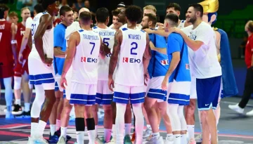 &Mu;&epsilon; &Tau;&omicron;&lambda;&iota;ό&pi;&omicron;&upsilon;&lambda;&omicron; &kappa;&alpha;&iota; &Kappa;ώ&sigma;&tau;&alpha; &Alpha;&nu;&tau;&epsilon;&tau;&omicron;&kappa;&omicron;ύ&mu;&pi;&omicron; &eta; &alpha;&pi;&omicron;&sigma;&tau;&omicron;&lambda;ή &tau;&eta;&sigmaf; &Epsilon;&theta;&nu;&iota;&kappa;ή&sigmaf; &gamma;&iota;&alpha; &tau;&omicron;&nu; &phi;&iota;&lambda;&iota;&kappa;ό &alpha;&gamma;ώ&nu;&alpha; &mu;&epsilon; &tau;&eta; &Kappa;ύ&pi;&rho;&omicron; &ndash; pressaris.gr