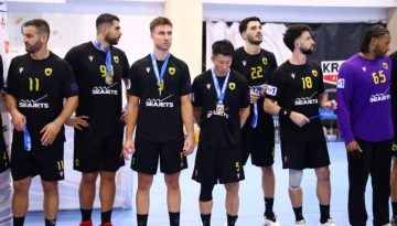 &Eta; ή&tau;&tau;&alpha; &alpha;&pi;ό &tau;&omicron;&nu; &Omicron;&lambda;&upsilon;&mu;&pi;&iota;&alpha;&kappa;ό έ&phi;&epsilon;&rho;&epsilon; &kappa;&alpha;&iota; &pi;&alpha;&rho;&alpha;ί&tau;&eta;&sigma;&eta; &sigma;&tau;&eta;&nu; &Alpha;&Epsilon;&Kappa;
