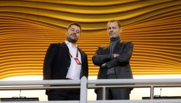 UEFA &kappa;&alpha;&iota; CONCACAF &zeta;&eta;&tau;ή&sigma;&alpha;&nu; &alpha;&pi;ό &tau;&eta;&nu; FIFA &delta;ύ&omicron; &delta;&iota;&sigma;. &ndash; &Tau;&iota; &pi;&omicron;&sigma;ό &delta;&iota;&kappa;&alpha;&iota;&omicron;ύ&tau;&alpha;&iota; &eta; &Epsilon;&lambda;&lambda;ά&delta;&alpha;