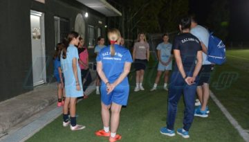 &laquo;&Pi;&rho;ώ&tau;&eta;&raquo; &mu;&epsilon; &chi;&alpha;&mu;ό&gamma;&epsilon;&lambda;&alpha; &kappa;&alpha;&iota; &phi;&iota;&lambda;&omicron;&delta;&omicron;&xi;ί&epsilon;&sigmaf; &gamma;&iota;&alpha; &tau;&iota;&sigmaf; &gamma;&upsilon;&nu;&alpha;ί&kappa;&epsilon;&sigmaf; &tau;&eta;&sigmaf; &Lambda;&alpha;&mu;ί&alpha;&sigmaf; (pics)