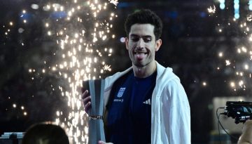 &Omicron; &Tau;&epsilon;&nu;&tau;ό&gamma;&lambda;&omicron;&upsilon; έ&beta;&alpha;&lambda;&epsilon; &tau;&omicron; &kappa;&epsilon;&rho;&alpha;&sigma;ά&kappa;&iota; &sigma;&tau;&omicron; Ultimate Championship