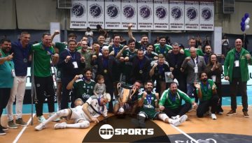 &Pi;&alpha;&nu;&alpha;&theta;&eta;&nu;&alpha;ϊ&kappa;ό&sigmaf; &ndash; &Phi;&lambda;&omicron;ί&sigma;&beta;&omicron;&sigmaf;: &Eta; &alpha;&pi;&omicron;&nu;&omicron;&mu;ή &tau;&omicron;&upsilon; Super Cup &sigma;&tau;&omicron;&upsilon;&sigmaf; &laquo;&pi;&rho;ά&sigma;&iota;&nu;&omicron;&upsilon;&sigmaf;&raquo; &kappa;&alpha;&iota; &tau;&alpha; highlights &tau;&eta;&sigmaf; &alpha;&nu;&alpha;&mu;έ&tau;&rho;&eta;&sigma;&eta;&sigmaf;