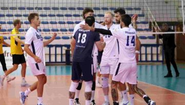 &Pi;&epsilon;&rho;ί&pi;&alpha;&tau;&omicron; &sigma;&tau;&eta;&nu; &Mu;ί&kappa;&rho;&alpha; &epsilon;&pi;ί &tau;&omicron;&upsilon; Ά&rho;&eta; &omicron; &Phi;&lambda;&omicron;ί&sigma;&beta;&omicron;&sigmaf;