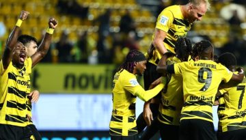 &Eta; &pi;&alpha;&rho;&alpha;&kappa;ά&mu;&epsilon;&rho;&alpha; &tau;&eta;&sigmaf; &nu;ί&kappa;&eta;&sigmaf; &epsilon;&pi;ί &tau;&omicron;&upsilon; &Beta;ό&lambda;&omicron;&upsilon; Elabet