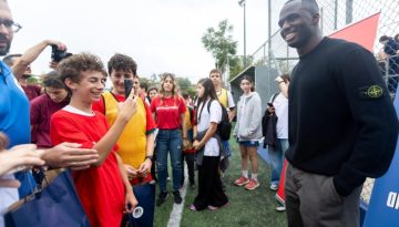 &Omicron; &Alpha;&nu;&delta;&rho;έ&alpha;&sigmaf; &Tau;&epsilon;&tau;&tau;έ&eta; &mu;&omicron;ί&rho;&alpha;&sigma;&epsilon; &delta;ώ&rho;&alpha; &kappa;&alpha;&iota; &chi;&alpha;&mu;ό&gamma;&epsilon;&lambda;&alpha; &sigma;&tau;&alpha; &pi;&alpha;&iota;&delta;&iota;ά &sigma;&tau;&omicron; &tau;&omicron;&upsilon;&rho;&nu;&omicron;&upsilon;ά football3 &tau;&eta;&sigmaf; ActionAid
